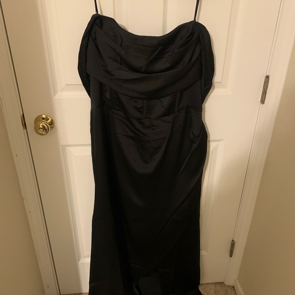 City Chic Black Long dress - Picture 3 of 4